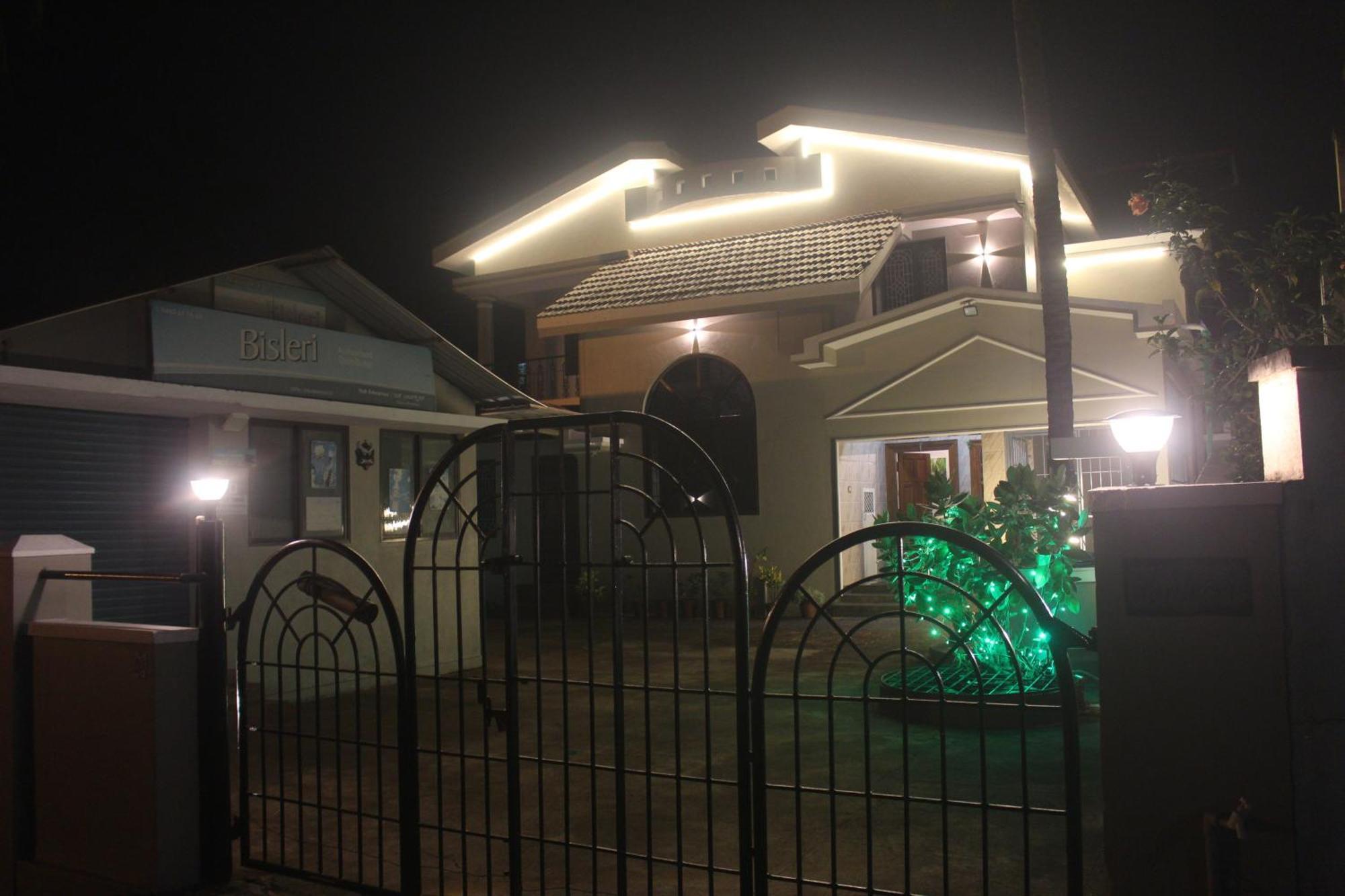 Tropical Villa Homestay منغالور المظهر الخارجي الصورة