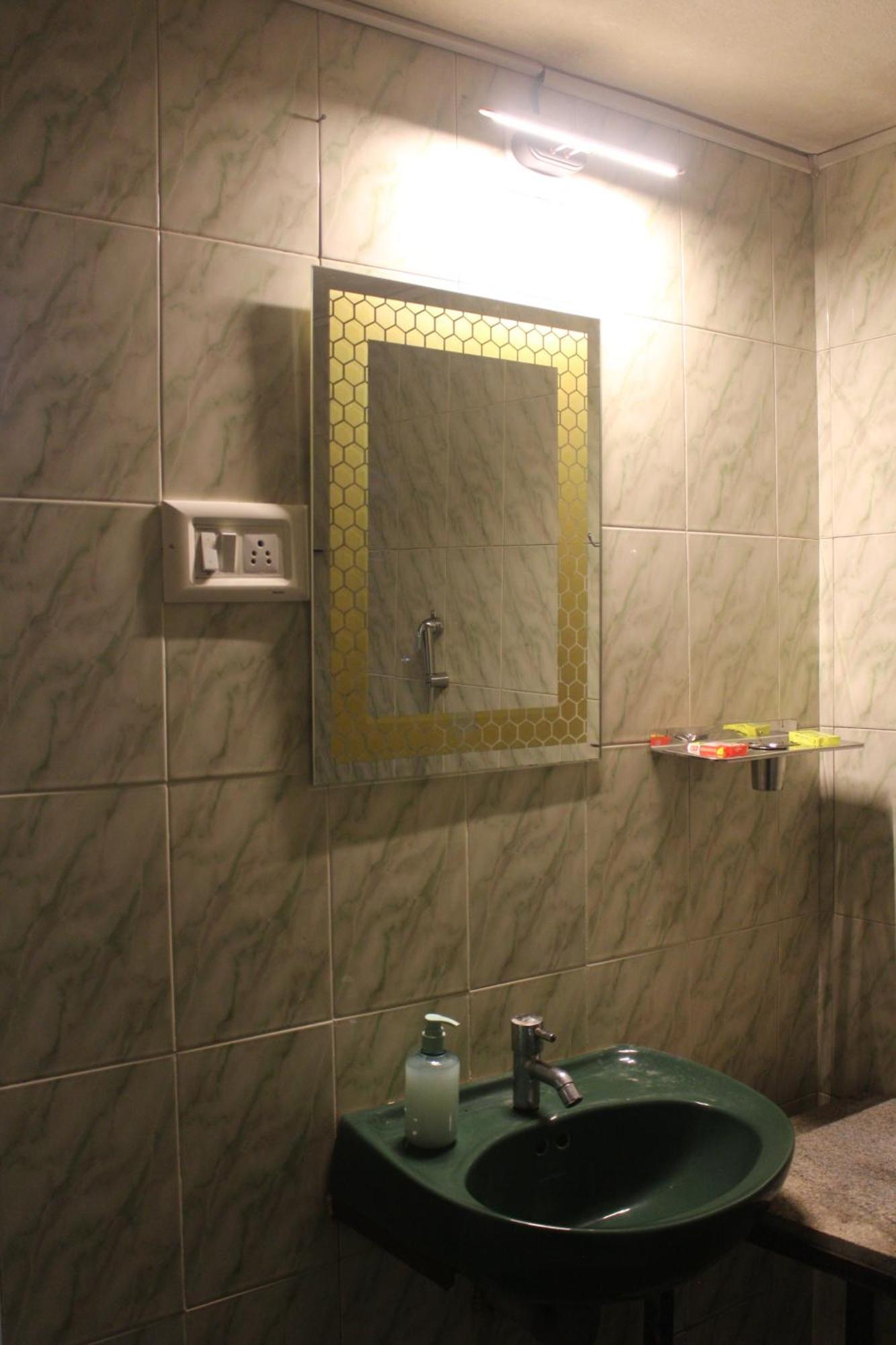 Tropical Villa Homestay منغالور المظهر الخارجي الصورة